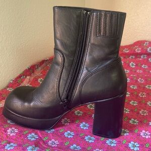 Steve Madden boots 7 1/2 practically new ankle boots